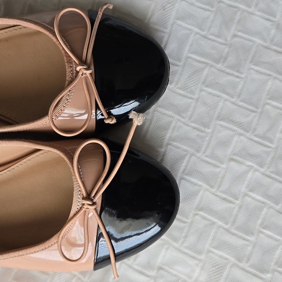 Steve Madden Cherish Cream and Black Flats Low Block Heel with Bow Accent - Picture 4 of 10